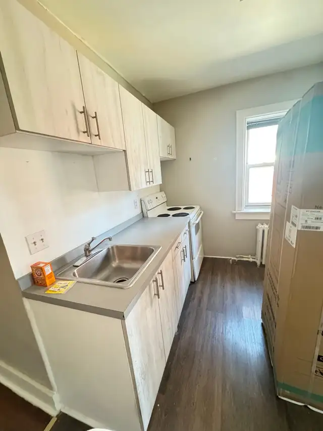 1 Bed Apt  $1,595. Victoria Park Kitchener