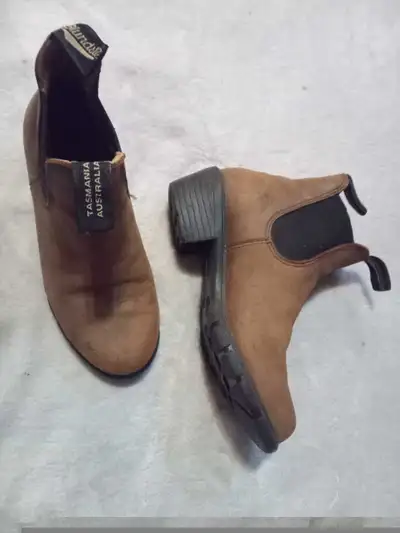 women's Blundstones size 6, View more