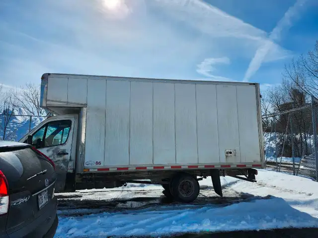 Looking for contract  in Drivers & Security in City of Montréal - Image 2