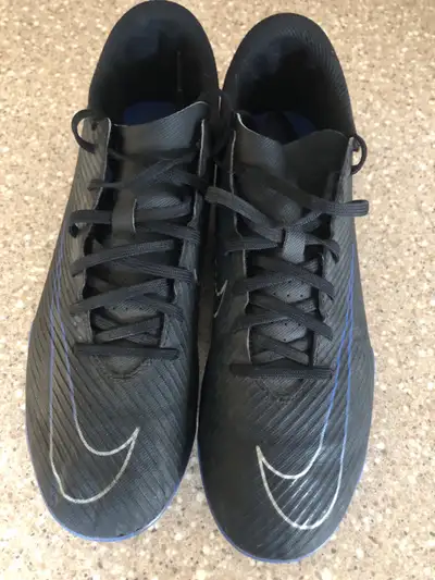 Soulier soccer NIKE Mercurial Noir - 7.5 Youth, View more