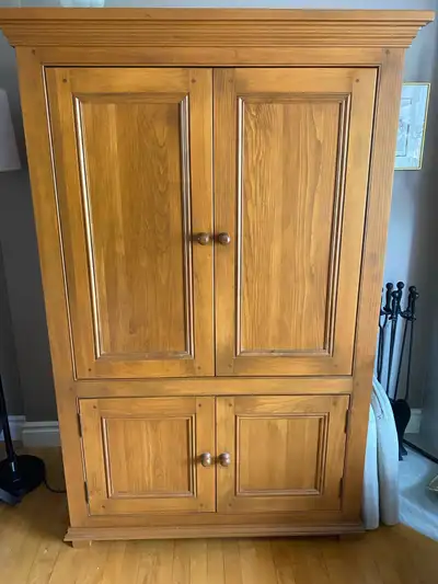 armoire reproduction en bois (pin) antique , View more