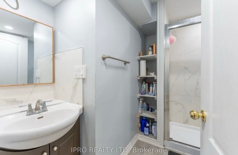 Basement room for rent 3