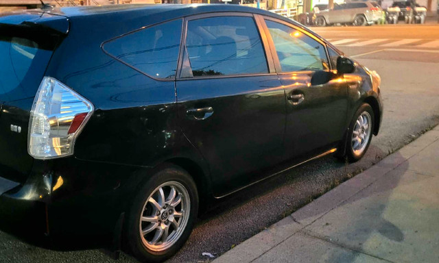 2012 Toyota Prius v in Cars & Trucks in City of Toronto - Image 3