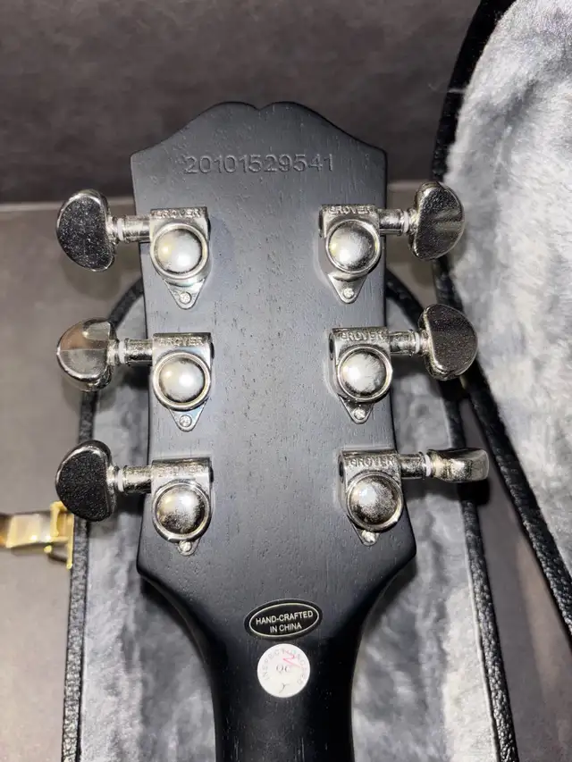 Epiphone Les Paul Classic Worn Purple in Guitars in London - Image 8