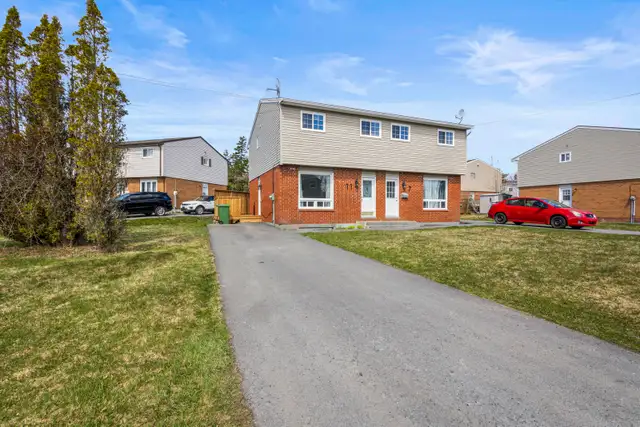 3 bedroom 1.5 baths duplex for rent