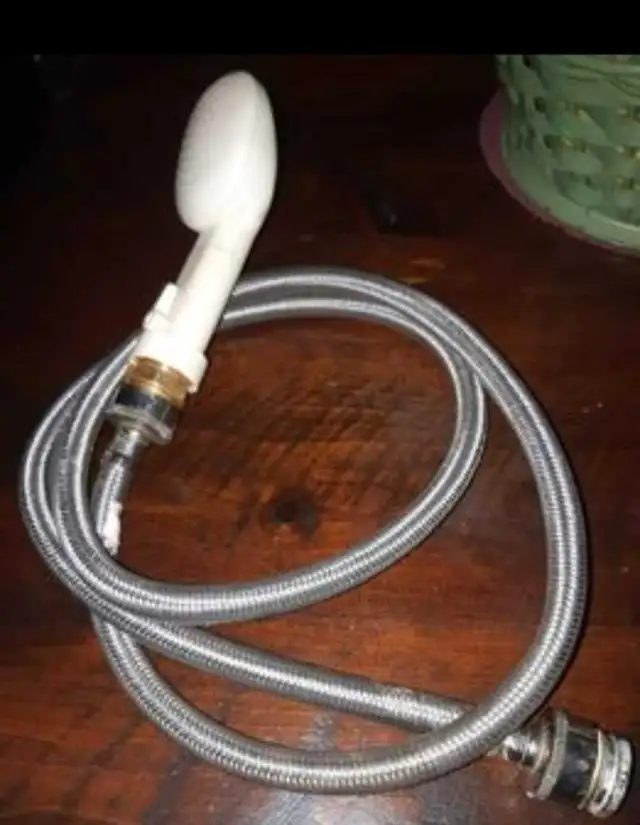 shower hose with adaptors for kitchen or laundry taps in Plumbing, Sinks, Toilets & Showers in Belleville - Image 2
