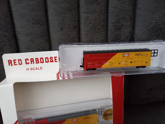 N Scale Canadian Forest Products 3 car set brand new Red Caboose in Toys & Games in Mississauga / Peel Region - Image 2