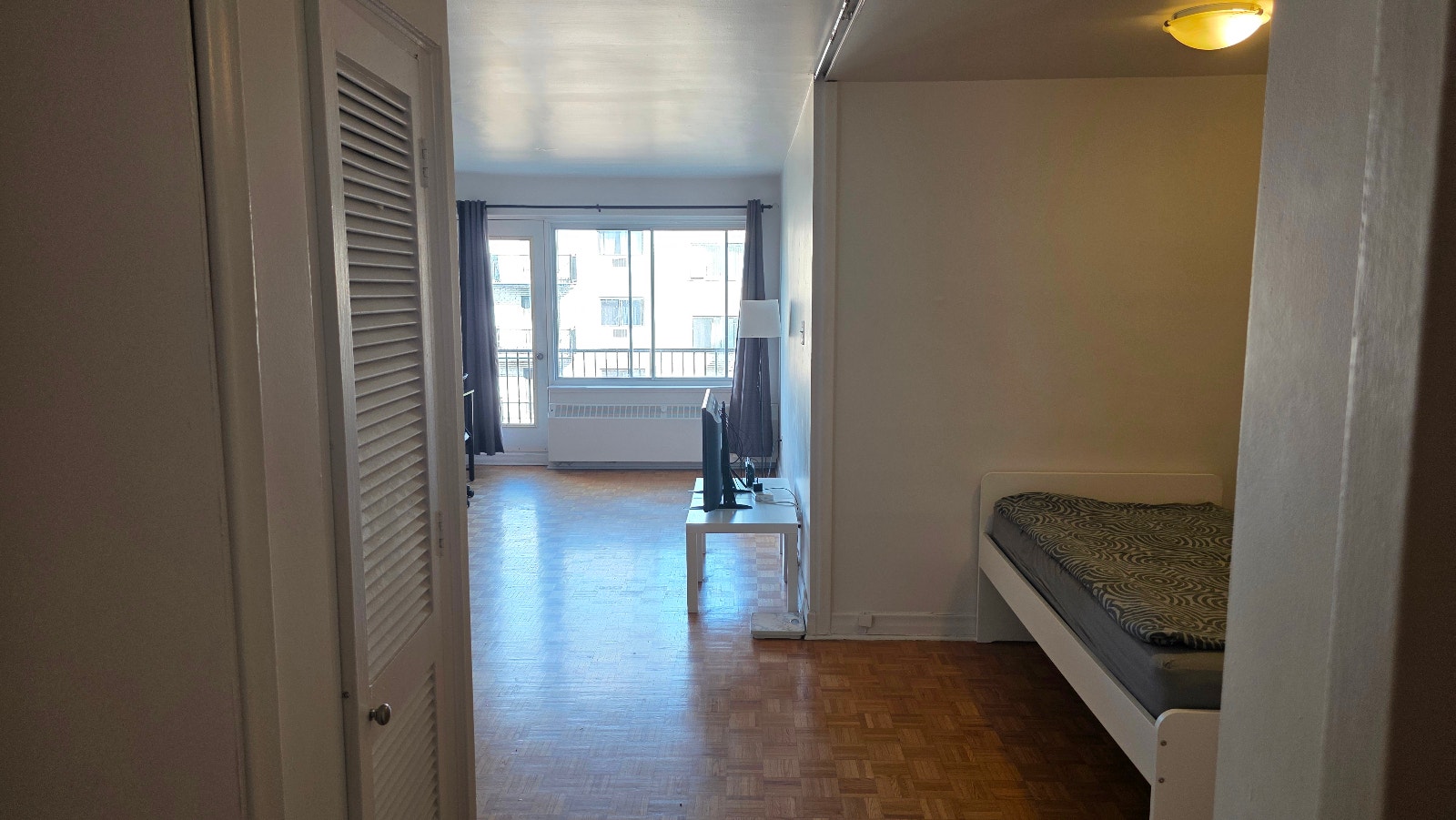 Studio près du métro Côte-des-Neiges — photo 2