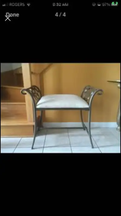 Mudroom bench and mirror/bac et miroir d’entre , View more
