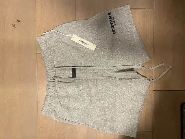 Fear of God Essentials Shorts in Men's in City of Toronto - Image 6