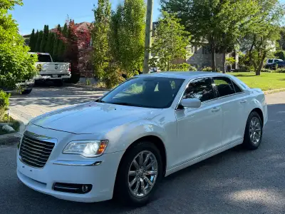 Hi i’m selling my car 3.6 V6. Fully loaded’ Engine And transmission perfectly, no warning light on t...