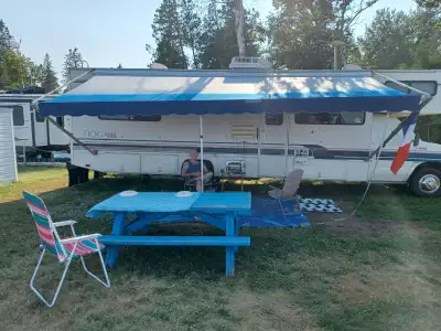 Très beau VR Tioga 1995, 29 pieds, 74,218 milles ou 119,000 kms Condition impeccable, a déjà eu infi...