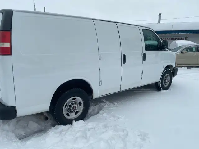 2014 GMC Savana Cargo Van600959039318927363