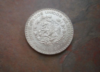 1967 Mexico Un 1 Peso silver coin, great condition!