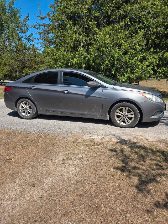 2011 Hyundia Sonata  in Cars & Trucks in Belleville - Image 2