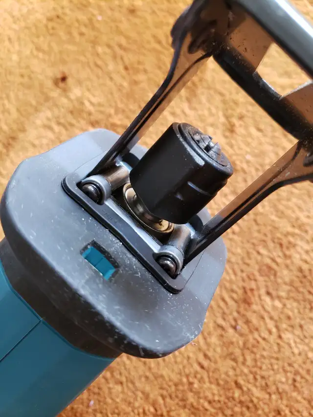 Makita DJR189 18V LXT Brushless Reciprocating Saw (sawzall) in Power Tools in Mississauga / Peel Region - Image 8