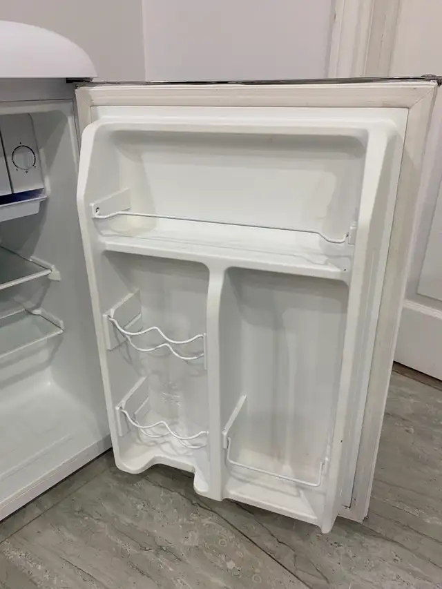 Sold - Galanz Mini Retro Fridge/Refrigerator - Sold in Refrigerators in Mississauga / Peel Region - Image 8
