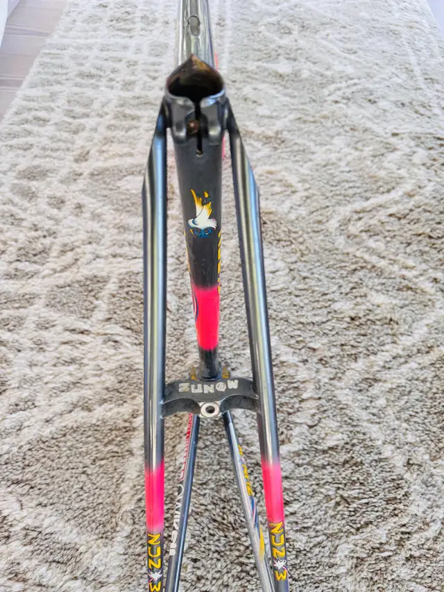 Zunow Z1 58 cm Vintage Bicycle Frame and Fork in Frames & Parts in City of Toronto - Image 5