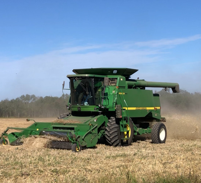COMBINE - John Deere 9610 Maximizer in Farming Equipment in Edmonton
