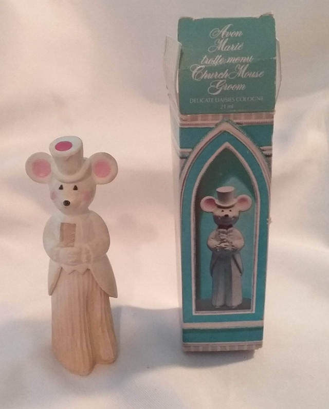 Vintage perfume bottles in Arts & Collectibles in City of Toronto - Image 4