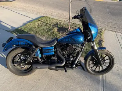 2012 Harley Dyna Super Glide Custom (FXDC) – 22,000 KM Clean custom Dyna with lots of quality upgrad...