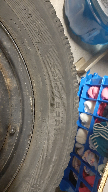 Winter tires 215 65 R17 - Goodyear in Tires & Rims in City of Toronto - Image 7