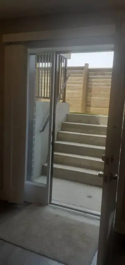 Walkout Basement - 1 bedroom all utilities inclusive