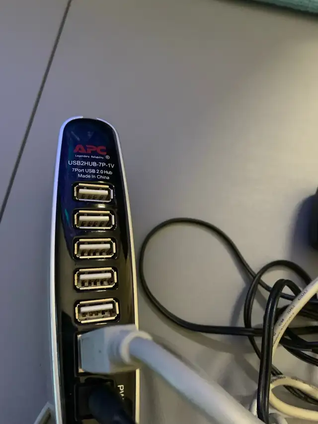 APC USB HUB553852247286097921