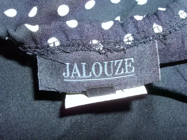 Polka-Dot Skirt. in Women's - Bottoms in Mississauga / Peel Region - Image 3