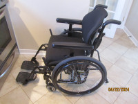 Wheelchair/Transport chair/Chaise roulante/Chaise de transport