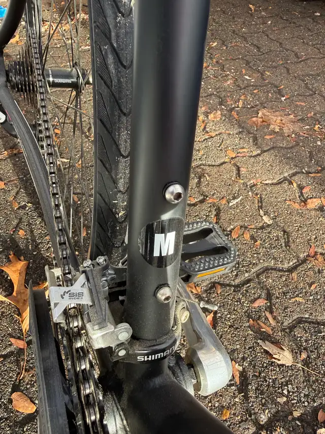 vélo  de route Specialized in Cruiser, Commuter & Hybrid in Laval / North Shore - Image 6