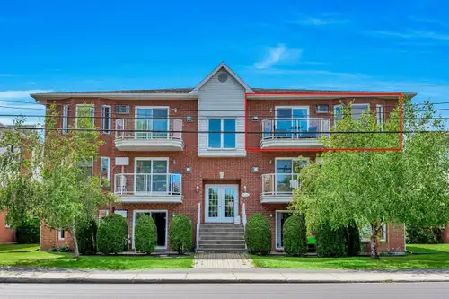 Grand condo 4 1/2 à louer Longueuil (Saint-Hubert) Superficie: 1087 Pieds carrés, concept air ouvert...