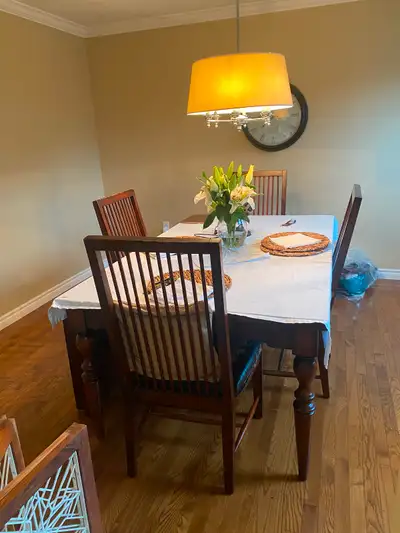 Solid dining room table but top needs to be refinished