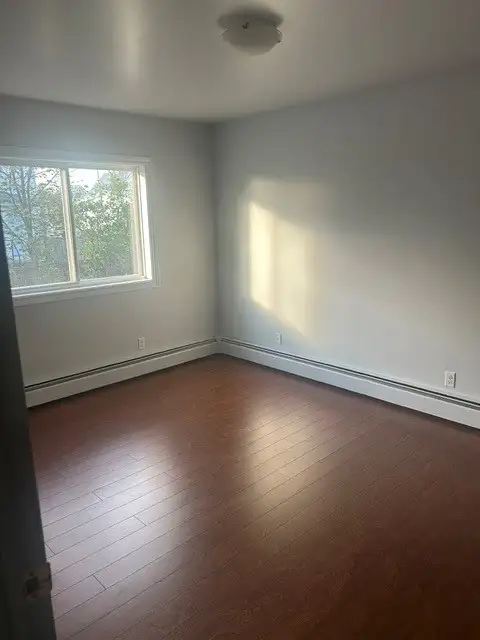 Clean Quiet 2 Bedroom Apt For Rent