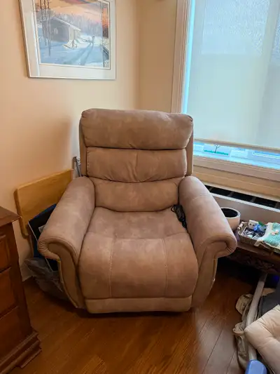 VivaLift Tranquil 2 Power Lift Chair, View more