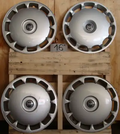 All Volvo models 1998-2019 with factory 15"-16" steel wheels 3 différentes versions, très beau, très...
