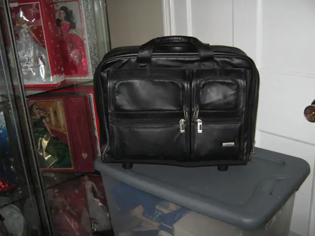Laptop Case in Laptop Accessories in Barrie - Image 4