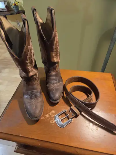 Boulet Women's Cowboy Boots & Belt, View more