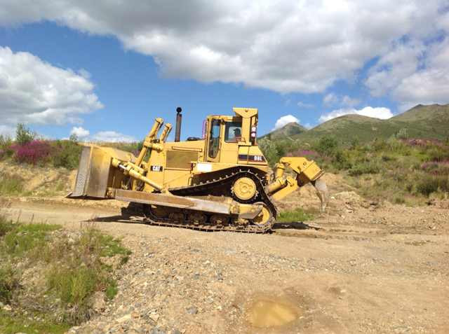 CAT D8L Bulldozer for 47000.00 in Heavy Equipment in Whitehorse - Image 2