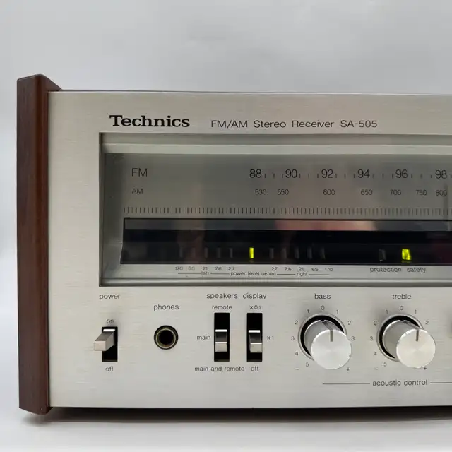 Technics SA-505 Vintage Stereo Receiver AM/FM Wood Case Japan in Stereo Systems & Home Theatre in City of Toronto - Image 3