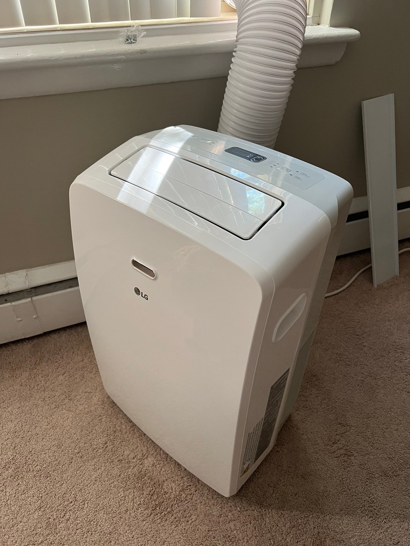 LG Portable Air Conditioner (10,000 BTU) Heaters, Humidifiers & Dehumidifiers Winnipeg Kijiji