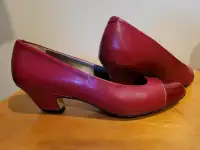 Red classic Kitten Heel