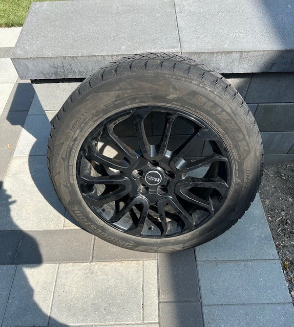 255-50-20  (Range Rover Sport) winter tires and rims in Tires & Rims in Markham / York Region