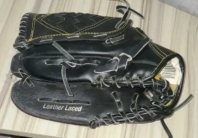Franklin Field Master 4647 Baseball Glove 10" LHT, View more