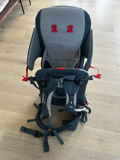 Kids carrier backpack. Good condition