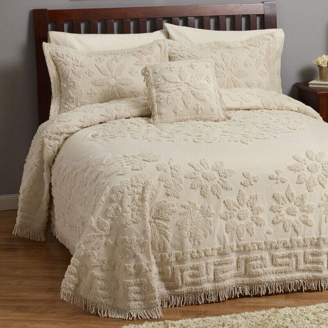 Sabrina 3-Pc. Chenille Bedspread Set - Full, New in Hobbies & Crafts in Hamilton