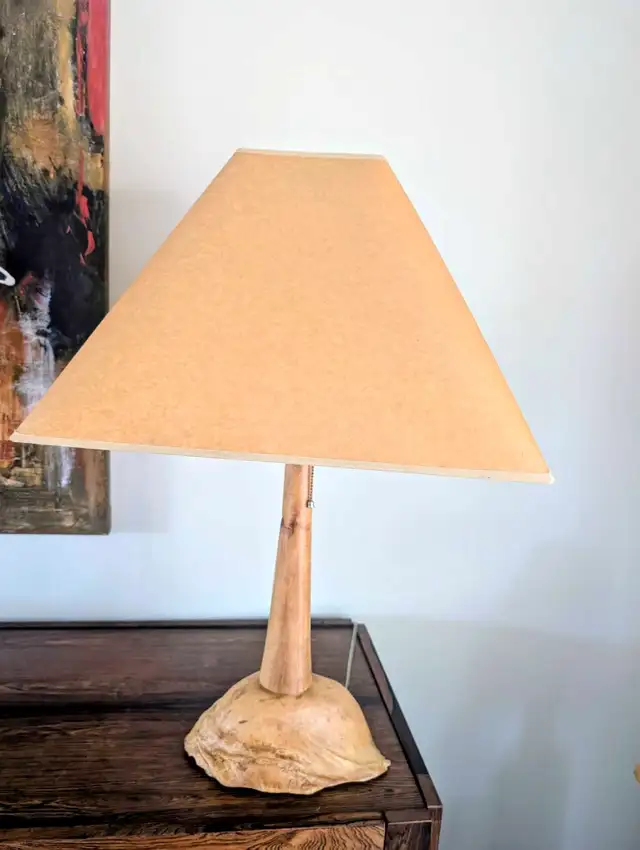 Vintage Mid-Century Modern Burl Wood Table Lamp w/ Amber Pyramid in Home Décor & Accents in Ottawa - Image 5