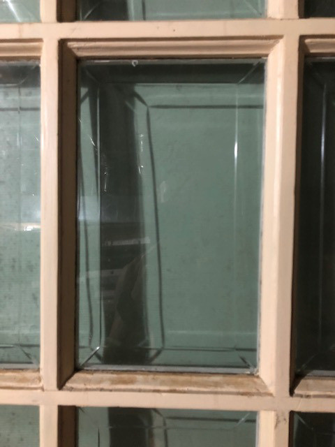 VINTAGE DOOR w/ 15 PANELS of BEVELLED GLASS 81 1/2" x 33 1/4" in Home Décor & Accents in Oakville / Halton Region - Image 3