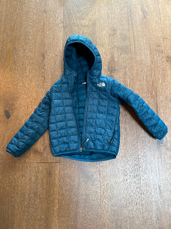 North face Kids thermoball Size 4 Jacket in Kids & Youth in City of Toronto