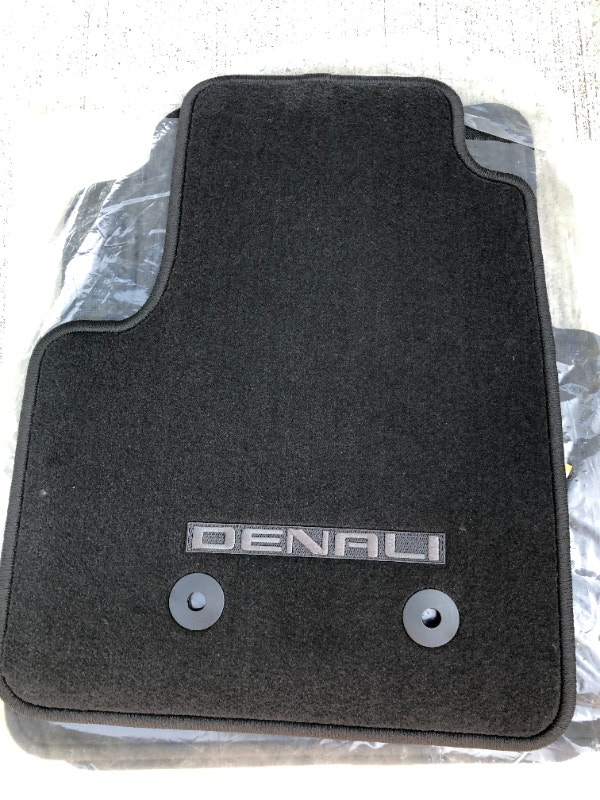 Four original floor mats with Denali logo for 2019 Canyon Denali